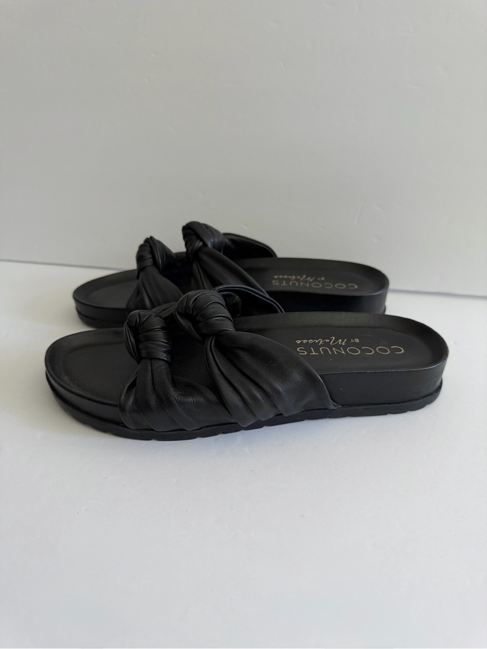 Coconuts by Matisse Park Ave knotted tie slides sandals size 8 black